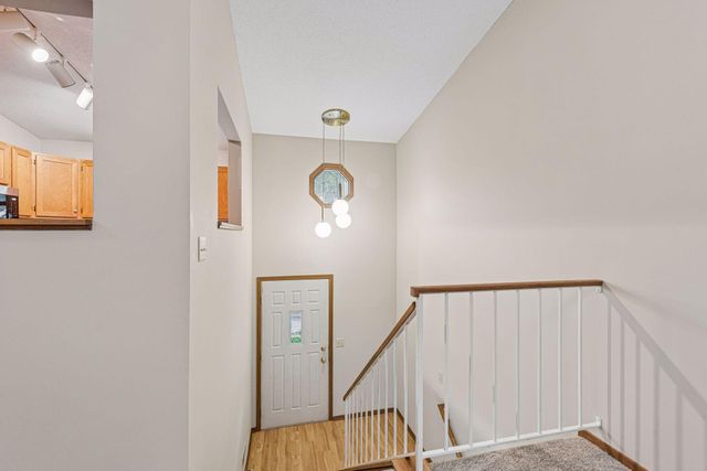 7325 Bren Lane, Eden Prairie, MN 55346