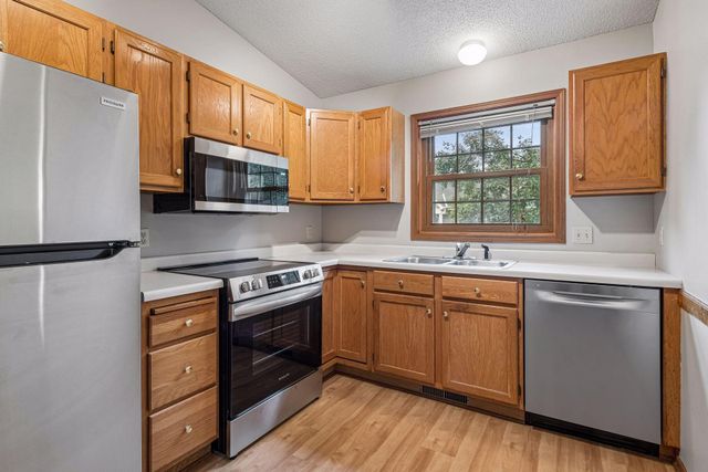 7325 Bren Lane, Eden Prairie, MN 55346