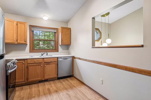 7325 Bren Lane, Eden Prairie, MN 55346
