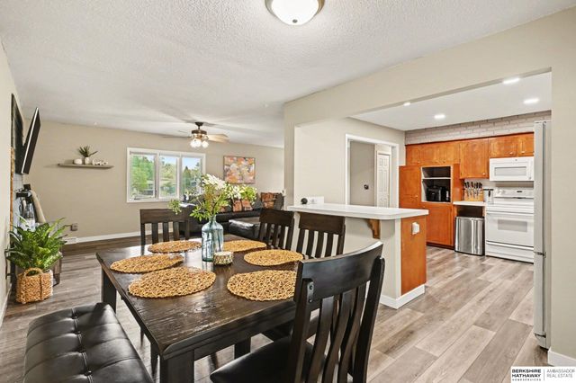 9729 Ogden Circle, Omaha, NE 68134