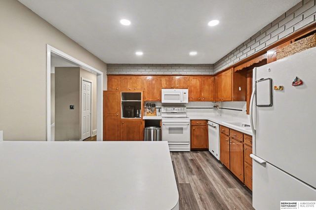9729 Ogden Circle, Omaha, NE 68134