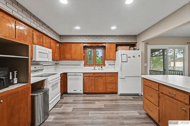 9729 Ogden Circle, Omaha, NE 68134