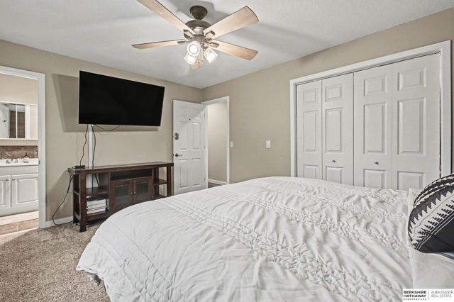 9729 Ogden Circle, Omaha, NE 68134