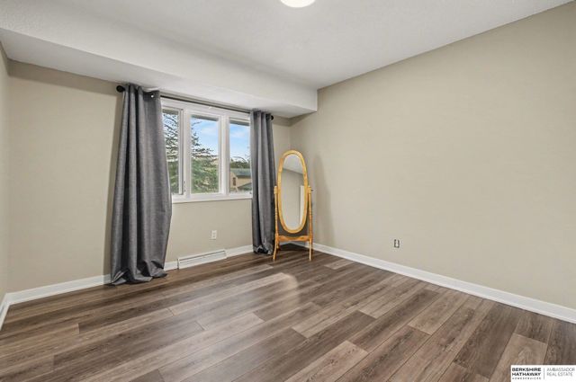9729 Ogden Circle, Omaha, NE 68134