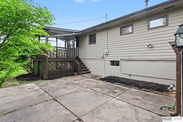 9729 Ogden Circle, Omaha, NE 68134