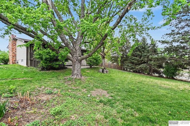 9729 Ogden Circle, Omaha, NE 68134