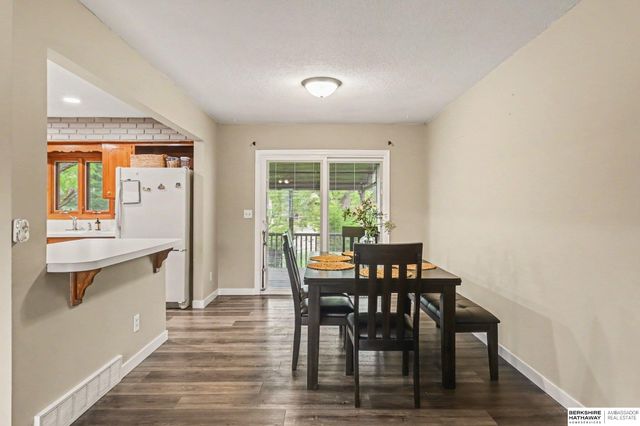 9729 Ogden Circle, Omaha, NE 68134