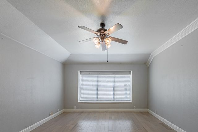 8220 Mossberg Drive, Arlington, TX 76002