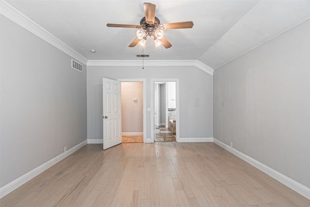 8220 Mossberg Drive, Arlington, TX 76002