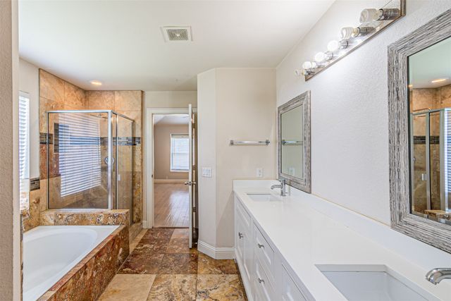 8220 Mossberg Drive, Arlington, TX 76002