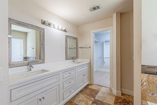 8220 Mossberg Drive, Arlington, TX 76002
