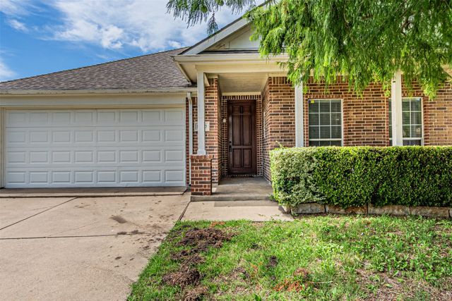 8220 Mossberg Drive, Arlington, TX 76002