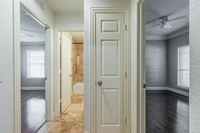 8220 Mossberg Drive, Arlington, TX 76002