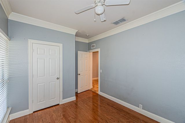 8220 Mossberg Drive, Arlington, TX 76002