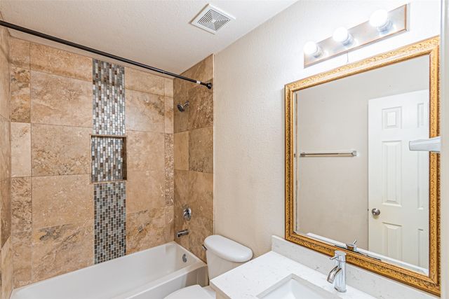 8220 Mossberg Drive, Arlington, TX 76002