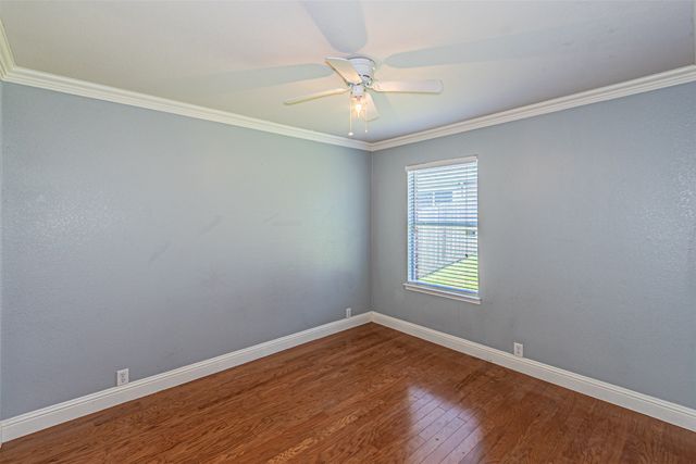 8220 Mossberg Drive, Arlington, TX 76002