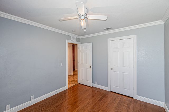 8220 Mossberg Drive, Arlington, TX 76002