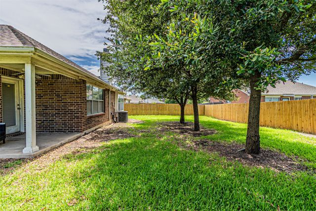 8220 Mossberg Drive, Arlington, TX 76002