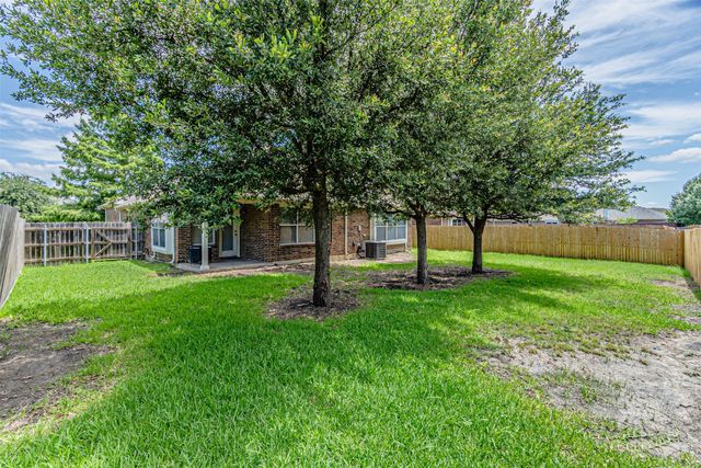 8220 Mossberg Drive, Arlington, TX 76002