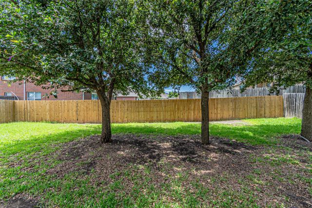 8220 Mossberg Drive, Arlington, TX 76002