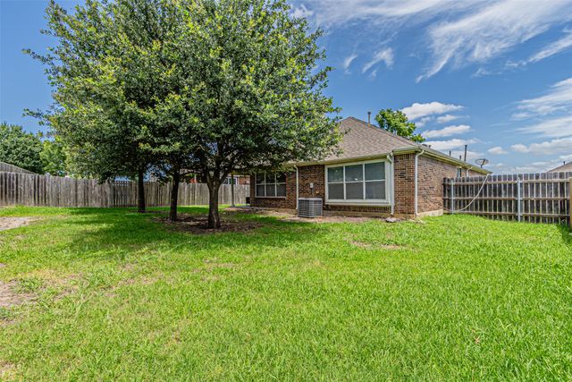 8220 Mossberg Drive, Arlington, TX 76002