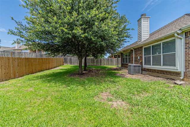8220 Mossberg Drive, Arlington, TX 76002