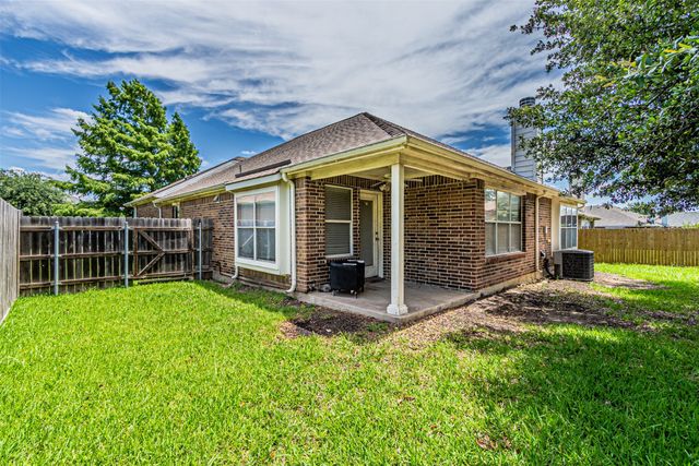 8220 Mossberg Drive, Arlington, TX 76002