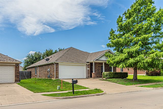 8220 Mossberg Drive, Arlington, TX 76002