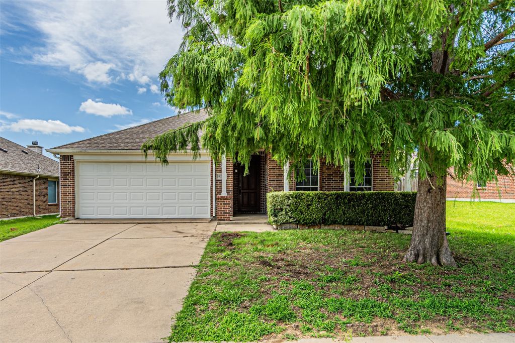 8220 Mossberg Drive, Arlington, TX 76002