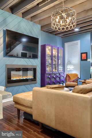 350 E CHESTNUT ST, Lancaster, PA 17602