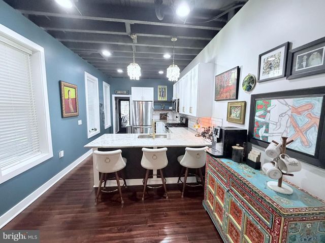 350 E CHESTNUT ST, Lancaster, PA 17602