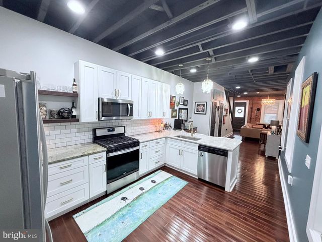 350 E CHESTNUT ST, Lancaster, PA 17602