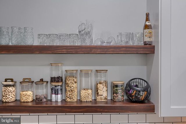 350 E CHESTNUT ST, Lancaster, PA 17602