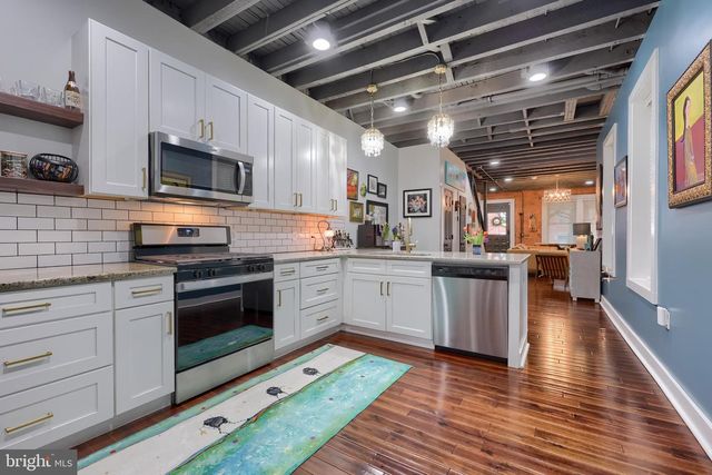 350 E CHESTNUT ST, Lancaster, PA 17602