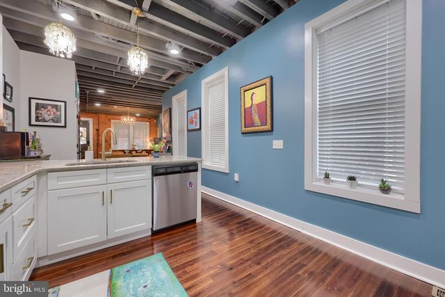 350 E CHESTNUT ST, Lancaster, PA 17602