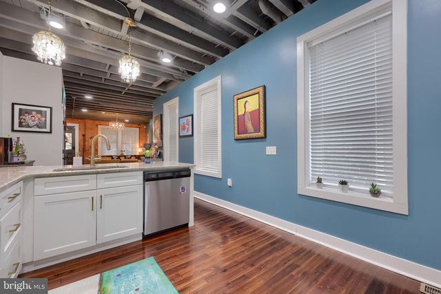 350 E CHESTNUT ST, Lancaster, PA 17602