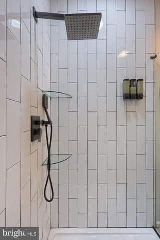 350 E CHESTNUT ST, Lancaster, PA 17602