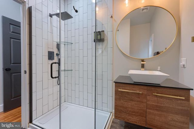 350 E CHESTNUT ST, Lancaster, PA 17602