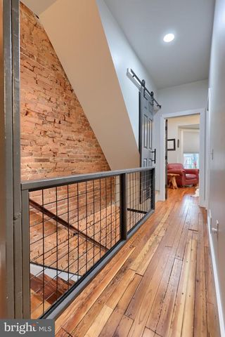 350 E CHESTNUT ST, Lancaster, PA 17602