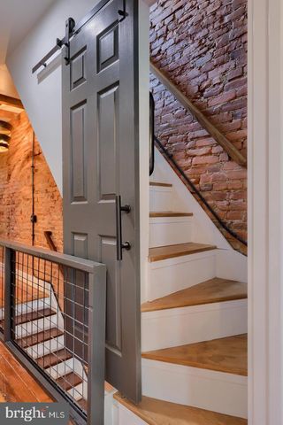 350 E CHESTNUT ST, Lancaster, PA 17602