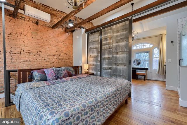 350 E CHESTNUT ST, Lancaster, PA 17602