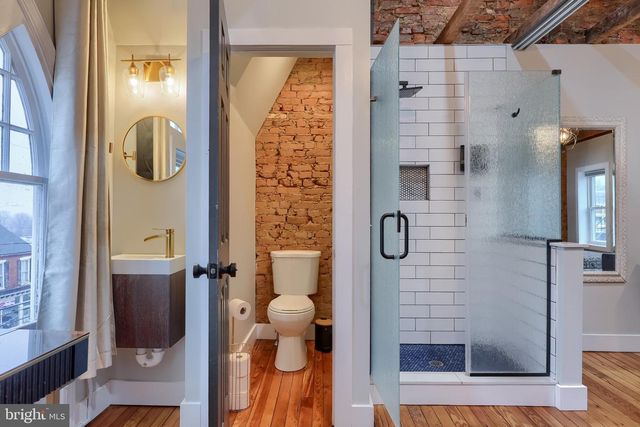 350 E CHESTNUT ST, Lancaster, PA 17602