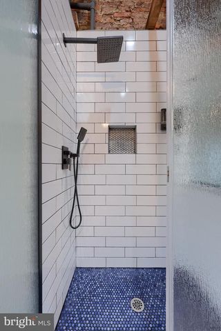 350 E CHESTNUT ST, Lancaster, PA 17602