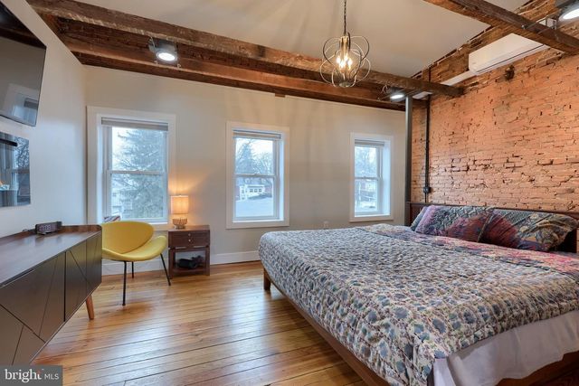 350 E CHESTNUT ST, Lancaster, PA 17602