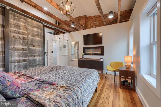 350 E CHESTNUT ST, Lancaster, PA 17602