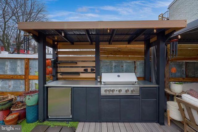 350 E CHESTNUT ST, Lancaster, PA 17602