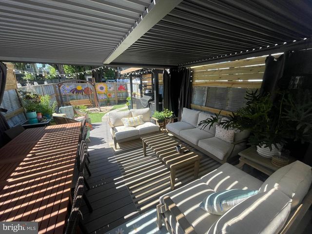 350 E CHESTNUT ST, Lancaster, PA 17602