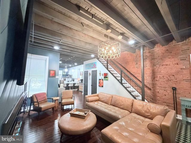 350 E CHESTNUT ST, Lancaster, PA 17602