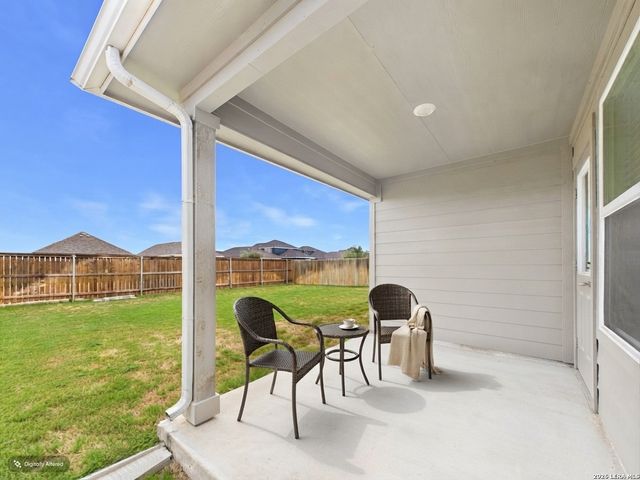 208 Ida Loop, Seguin, TX 78155