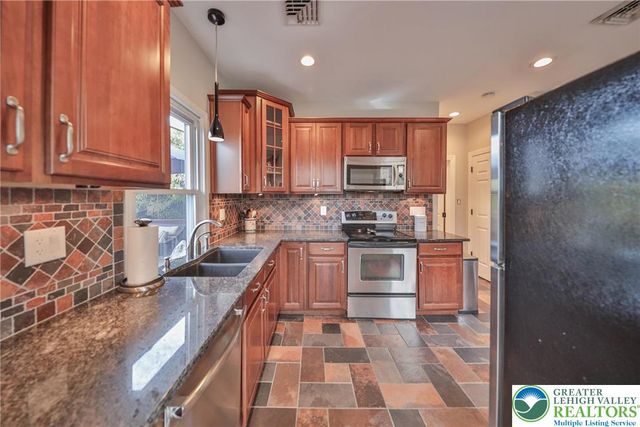 1390 new jersey Avenue, Hellertown Boro, PA 18055